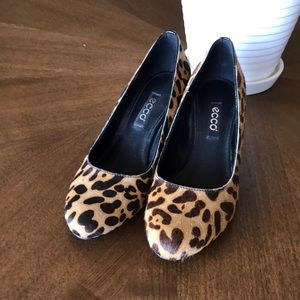 Ecco cheetah print heel. Size 6